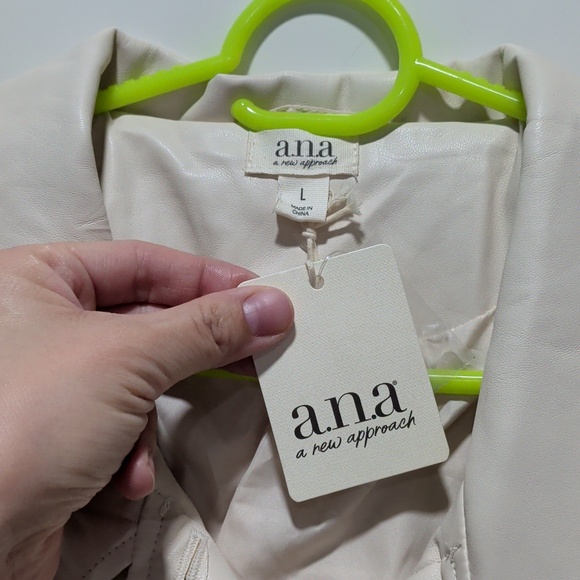 New A.n.a A New Approach White Fringe Faux Leather Jacket - Picture 5 of 5